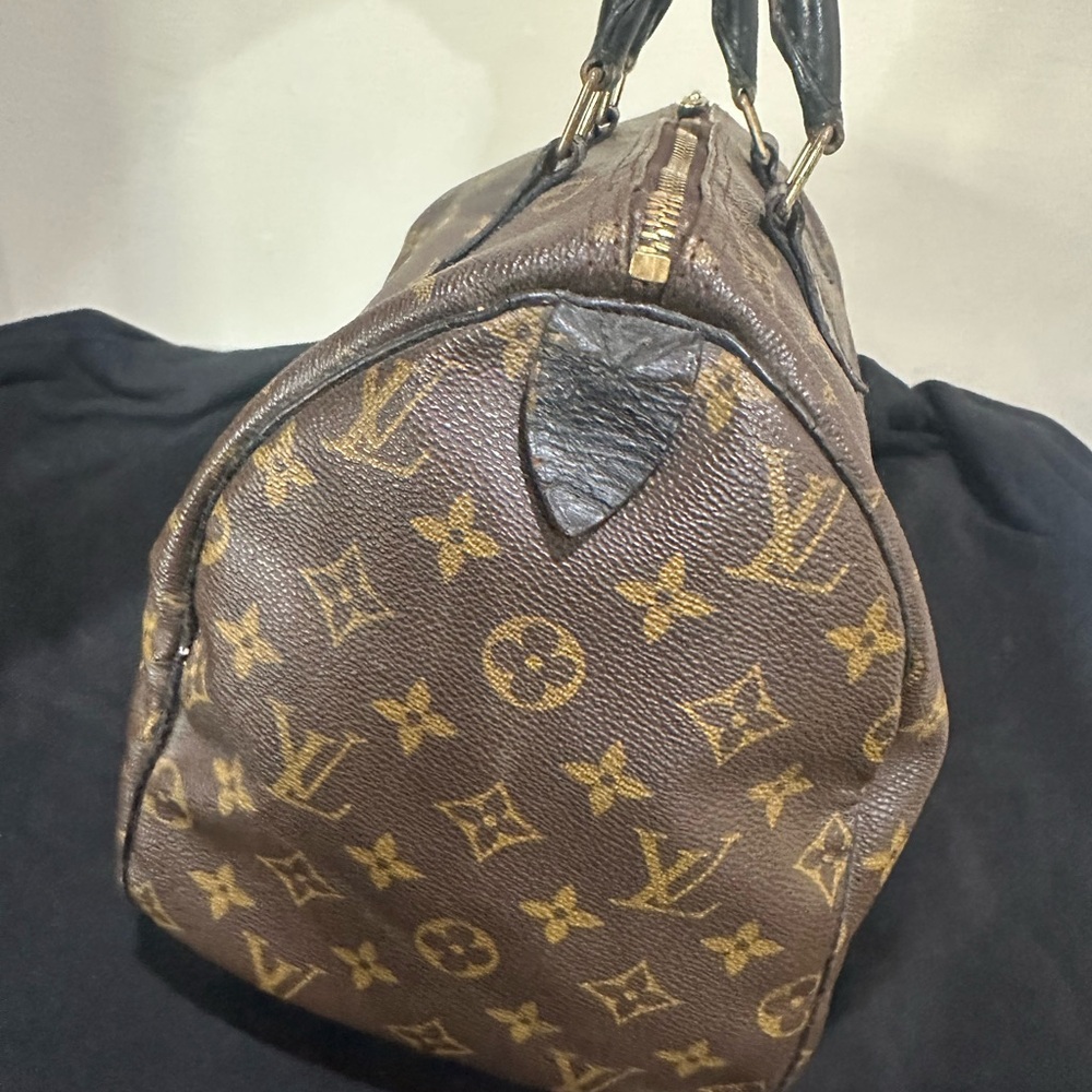 Authentic Louis Vuitton Speedy 30 - Picture 3 of 6